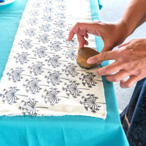 fair-folk-crafts-master-class-drawing-pattern-fabric-manual-decoration