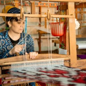 woman-doing-traditional-clothes