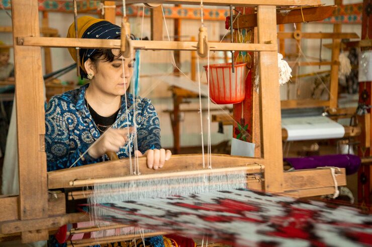 woman-doing-traditional-clothes